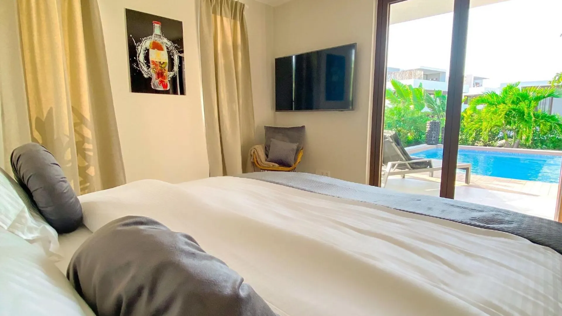 Dushi Home Jan Sofat Luxe Willemstad Apartment